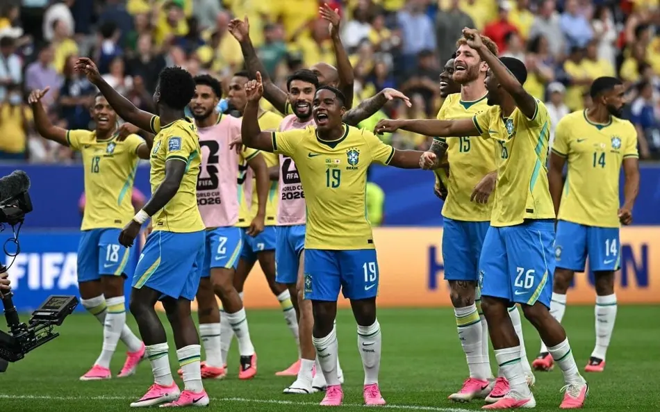 Seleção Brasileira disputa a Copa do Mundo. (Foto: Paul ELLIS / AFP)