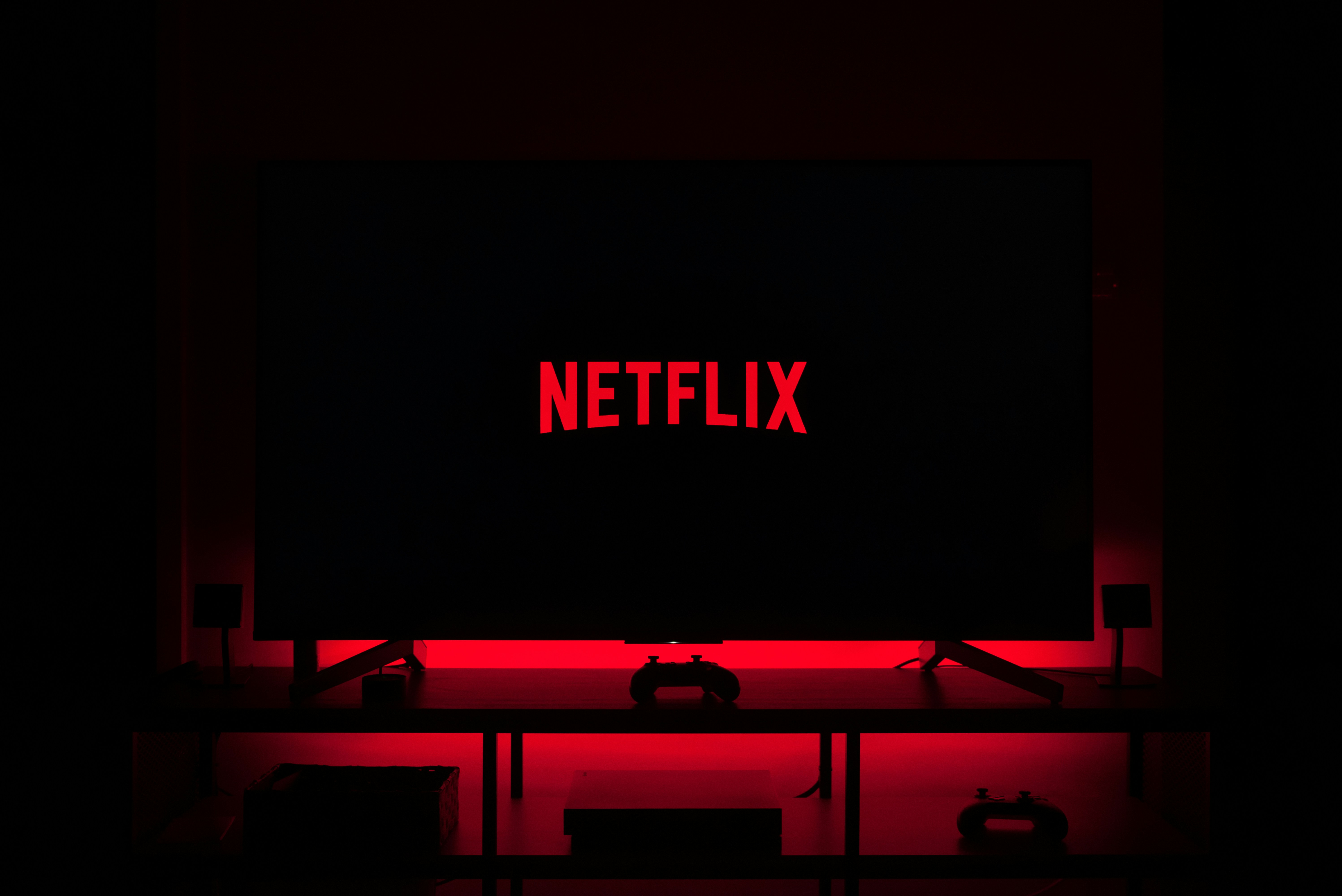 Reprodução: unsplash.com / Logo Netflix
